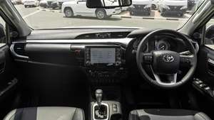 Toyota Hilux DC 2.8D AT 4x4 2025 – Blanc, Conduite à Droite/Conduite à Gauche – Prix Abordable - Product Image 6