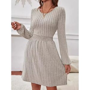 Abito Plus-Size con Collo Rotondo Smock, Maniche Lunghe, Lunghezza al Ginocchio, Vita Elasticizzata e Decorazioni con Cerniera per Occasioni da Club - Product Image 2