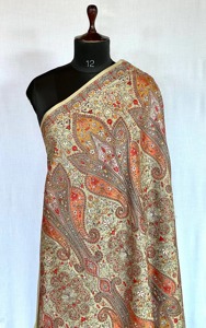 Châle Kashmiri fabriqué à la main avec Sozni Work Fine Wool Ethnic Touch pour les mariages et le style de la saison d'hiver - Product Image 5