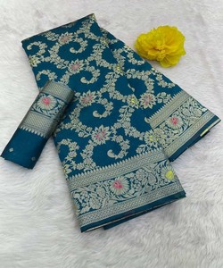 DERNIÈRE SOIE BANARASI AVEC SAREE DE TRAVAIL DE FRONTIÈRE ZARI AVEC BLOUSE NON COUCHÉE VÊTEMENT FESTIVE PRIX DE GROS VÊTEMENT ETHNIQUE SAREAL - Product Image 1