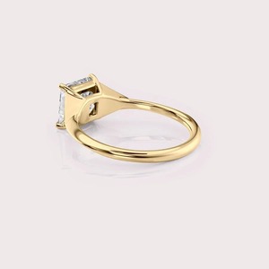 แหวนหมั้นเพชรทรงปรินเซสคัท 14K โรสโกลด์/เยลโลว์โกลด์/ไวท์โกลด์ ประดับเพชรแล็บเกรดพรีเมียม รับรองโดย IGI ชุบโรเดียม ดีไซน์หรูหรา - Product Image 4