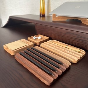 Portalápices Ecológico Hecho a Mano con Resina y Madera Natural con Diseño de MODELO, Organizador de Accesorios de Escritorio - Product Image 4