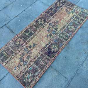 Alfombra Vintage Pequeña de 2.1x4.9 pies, Alfombra Turca, Alfombra de Lana con Diseño Floral Azul y Rojo - Product Image 2