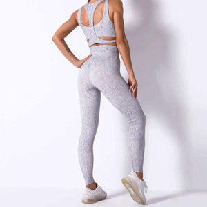 Ensemble de fitness à marque privée, soutien-gorge de yoga extensible pour femmes et leggings, vêtements de sport, ensemble de yoga respirant en élasthanne, OEM - Product Image 2
