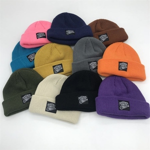 Étiquette tissée personnalisée Stock 100% Bonnets d'hiver en acrylique pour le cyclisme sportif à usage quotidien-Classique et pas cher - Product Image 1