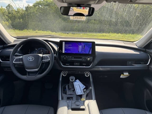 SUV Compacto Premium 2024, 5 Plazas, Transmisión Automática, Faros LED, Sin Accidentes y Listo para Enviar - Product Image 2