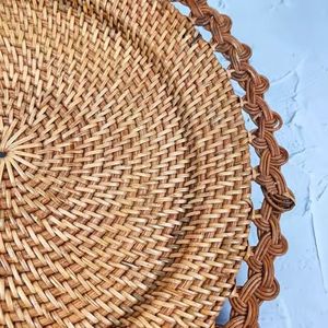 Assiette de présentation en rotin durable faite à la main Vaisselle écologique décorative légère et durable parfaite pour les repas et les événements - Product Image 5