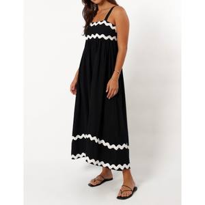 Robes noires pour femmes, élégantes, décontractées et prêtes pour les soirées, conçues pour un mouvement gracieux et un look intemporel, en provenance d'Inde - Product Image 3