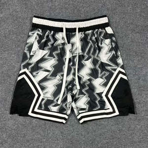 Ventas al por mayor Tendencia Pantalones cortos de verano Hombres Cool Logotipo personalizado Pantalones cortos de malla de doble capa Diseño personalizado en sus requisitos Pantalones cortos de entrenamiento - Product Image 2