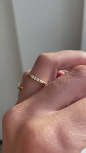 Joyería fina Juego de bisel de corte redondo Anillo de diamante pavimentado agrupado cultivado en laboratorio Banda de eternidad de boda en oro amarillo Joyería cultivada en laboratorio - Product Image 3