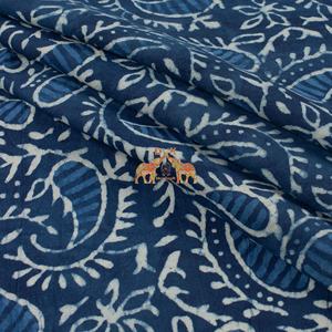 Tela de algodón índigo orgánica india estampada a mano con diseño tradicional, tela ligera para cortinas y bolsos. - Product Image 6