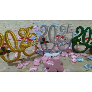 Wolfun 2026 New Modern Carbon Fiber Christmas Decorative Glasses Adult Children Gifts Holiday Supplies Party Creative - Product Image 6