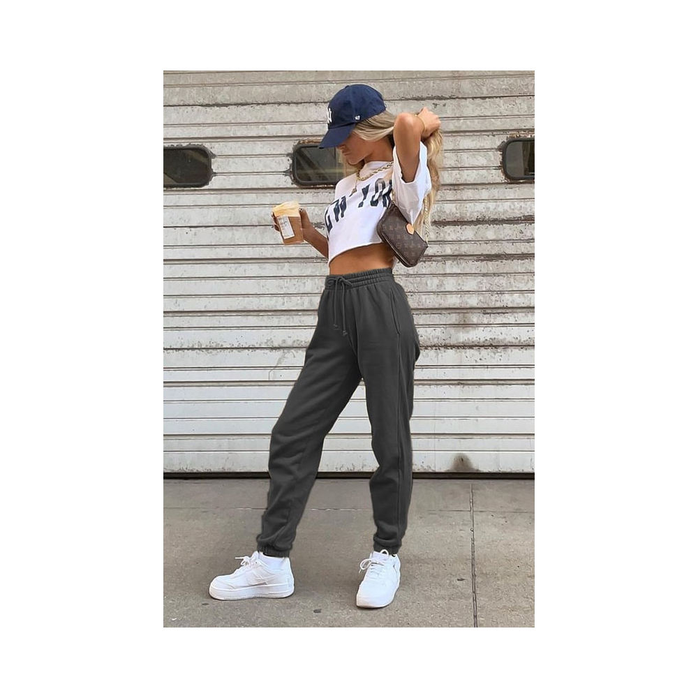 สีเทาเข้ม