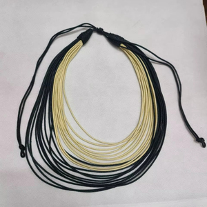 สร้อยคอเชือกแว็กซ์สีดำและสีขาว สร้อยคอเชือกฝ้ายสีเขียว สร้อยคอแบบหนา สร้อยคอสำหรับงานปาร์ตี้ที่ดีที่สุด สร้อยคอปักลายดีไซเนอร์สำหรับผู้หญิง - Product Image 1