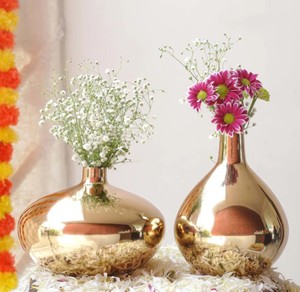 Elegant Design Gold Metal Flower <b>Vase</b> <b>Set</b> of 2 Decorative Tabletop <b>Vases</b> for Home Office Hotel and Festive Floral Arrangements - Product Image 3