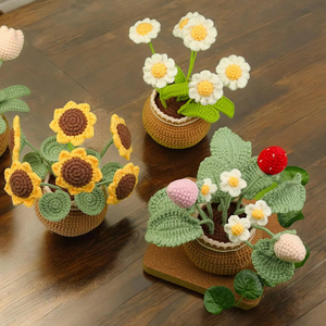 Flor de ganchillo hecha a mano plantas en maceta flores artificiales para siempre regalo para amigo perfecto para decoraciones del hogar OEM hecho en Vietnam - Product Image 6