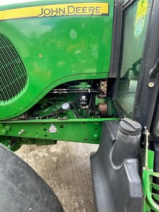 Tracteur Johhn Deere 2013, récemment entretenu en bon état, vendu en raison d'une mise à niveau. 2500 heures. Bon stockman ou tracteur de cour - Product Image 3