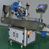 Machine d'étiquetage de bouteilles rondes horizontales entièrement automatique Machine à étiquettes de baume à lèvres de pot de bouteille de conteneur d'autocollant un étiqueteur