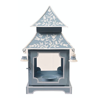 Lanterne murale en tôle de style chinoiserie vintage, peinte à la main, blanc ivoire et or, accent vintage, luminaire d'intérieur