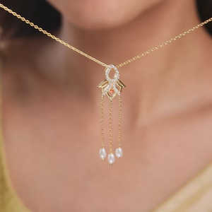 Collier de perles Gauri dorées Pendentif élégant avec chaîne à maillons - Product Image 5