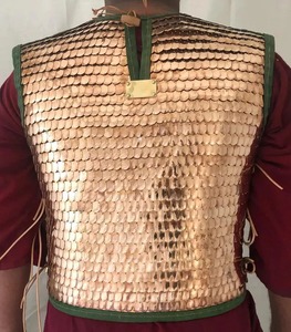 เกราะโลริกา สควาเมต้า ลายเกล็ดสีบรอนซ์ - เกล็ดโลหะขนาด 15x25 มม. งานแฮนด์เมด ดีไซน์โบราณ งานฝีมือประวัติศาสตร์ - Product Image 3