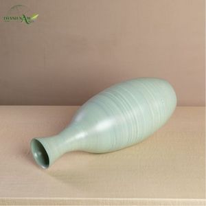 Vase en bambou minimaliste, tons vert doux, design en forme de spirale, matériau naturel écologique, vase de table durable pour - Product Image 3