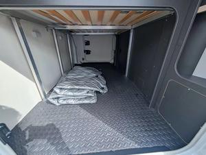 MEJOR OFERTA Autocaravana de Lujo Usada Motor 2022 Quantum-Sprinter Euro 5 Emisión Euro 5 para 4-6 Pasajeros - Product Image 4