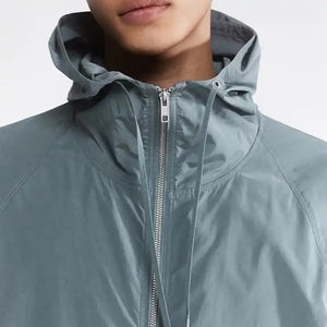 Color personalizado hombres impermeable hombres ropa chaquetas cortavientos High Street Color sólido poliéster hombres ropa de invierno chaquetas - Product Image 4