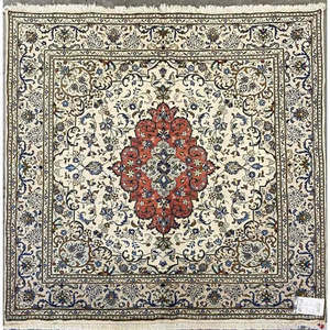 Tapis persan de Yazd unique en son genre, 6'8 x 6'7 - Product Image 1