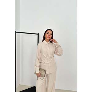 Conjunto de Traje de Dos Piezas Beige para Mujer, Disponible al por Mayor - Product Image 2
