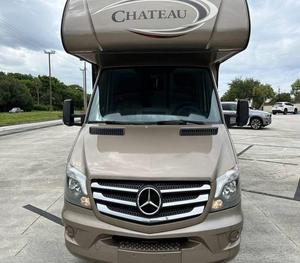 Nuevo Autocaravana T-h-o-r Motor Coach C-h-a-t-e-a-u 24BL 2019 con Aire Acondicionado y Emisión Euro 6 - Product Image 1