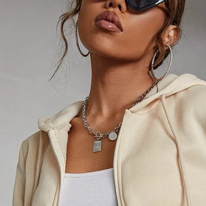 Streetwear décontracté OEM personnalisé sweats à capuche tricotés pour les femmes épaule tombante respirant écologique hiver avant logo à capuche - Product Image 5