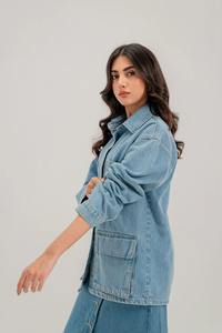 Veste en jean pour femmes de grande taille Veste en jean légère et extensible avec poches Veste d'extérieur décontractée à la mode - Product Image 2