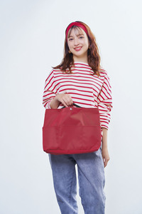 Sac décontracté Tsuletette avec fermeture à glissière en PVC vert 33x27x12cm - Product Image 5