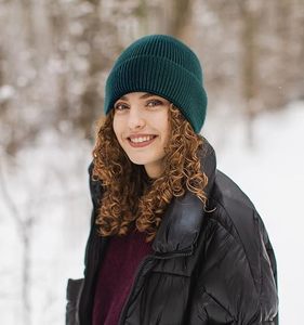 Bonnet d'hiver chaud et élégant, doux et extensible, parfait pour un look de rue décontracté et un confort confortable au quotidien. - Product Image 5