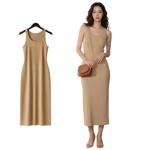Vestido de Mujer de Viscosa, Corte en A, Largo hasta el Suelo, Manga Corta, Tejido Acanalado, Clásico, Minimalista, Elástico, Ecológico, Fabricante Vietnamita - Product Image 1