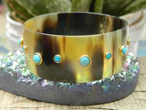 Bracelet manchette en corne pour femme, style moderne, poli, écologique, de haute qualité, durable, bijoux tendance pour mariages et cadeaux - Product Image 4