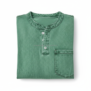 Camiseta Henley sin mangas de mezclilla para hombre, personalizada OEM, estilo vintage, verde lavado, de algodón, tipo chaleco casual con bolsillo. - Product Image 5