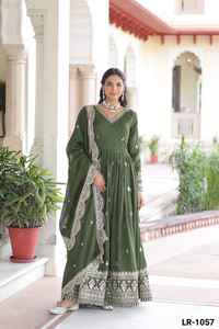 Vestidos Anarkali de Seda Vichitra Estilo Indio y Pakistaní con Lentejuelas y Bordados Zari, con Dupatta de Trabajo Calado - Product Image 3