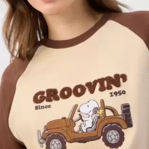 Camisetas básicas informales de moda para mujer, camisetas de verano 2025, MOQ bajo, 50 Uds., camisetas de manga corta con cuello cuadrado, regalos novedosos - Product Image 4