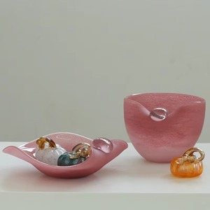 Hermoso cuenco decorativo de resina Rosa perfecto para regalo de boda decoración festiva soporte de joyería exhibición o acento de comedor elegante - Product Image 6