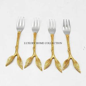 Juego de Cubiertos de Metal Duradero con Mangos Ergonómicos y Acabados de Acero Inoxidable Pulido para una Cena Moderna e Informal - Product Image 1