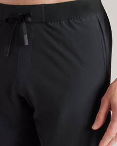 Short d'entraînement léger et extensible pour hommes, vêtements de gym d'été, logo personnalisé, couleur unie, style décontracté, brodé - Product Image 6