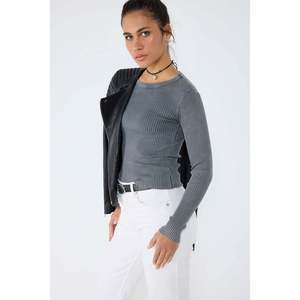 T-shirt décontracté à manches longues en coton délavé à l'acide - Product Image 1