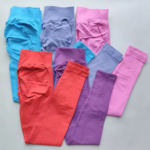 Pantalones de yoga deportivos sin costuras con etiqueta personalizada Nuevo estilo Funcionamiento personalizado Patrón sólido Tallas grandes Servicio OEM disponible - Product Image 4