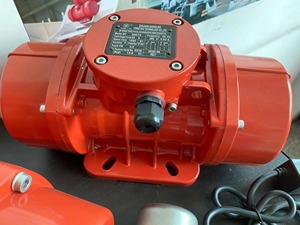 Moteur vibrant <span class=keywords><strong>MV</strong></span> 1KN 3KN 5KN 10KN 30KN 50KN 75KN 100KN 140KN pour machine d'alimentation vibrante - Product Image 6
