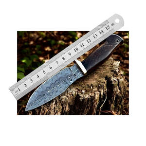 Couteau de chasse à lame damas personnalisable de haute qualité manche en bois en acier inoxydable meilleure qualité pour bricolage Camping OEM disponible - Product Image 1