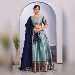 Lehenga Choli de Novia Estilo Indio Pakistaní, Bordado Pesado, Seda, Fiesta de Bodas, al por Mayor y Barato - Product Image 5