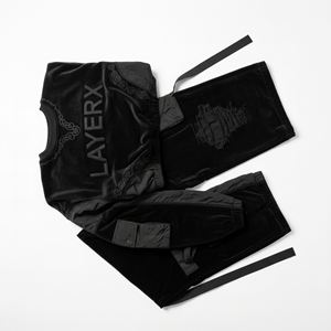 ชุดเซ็ทลำลองผู้หญิงแบบมีฮู้ด พิมพ์ลาย ผ้ากำมะหยี่ ปักลาย แต่งขาด ท็อปครอปทรงหลวม กางเกงจ็อกเกอร์ทรงหลวม สองชิ้น รับผลิตตามแบบ OEM - Product Image 4