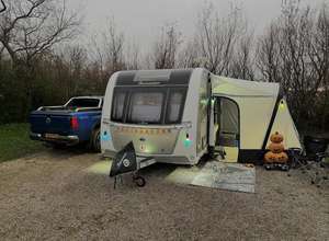 Caravanes et camping-cars d'occasion propres à vendre à prix avantageux, prêts à l'emploi. - Product Image 3